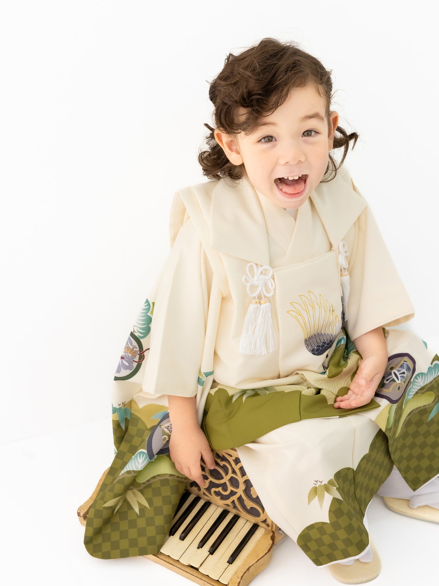 S1308 絵羽/白 【七五三着物レンタル】