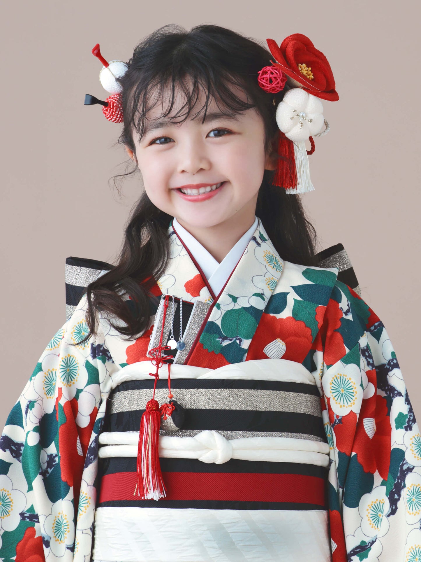 C701 梅椿 / ベージュ 七五三着物レンタル