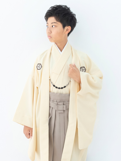 D1007　亀甲に矢絣/オフ×ベージュ　【小学生男の子卒業式袴レンタル】