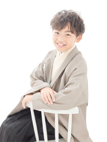 D1005bk　亀甲に矢絣/ベージュ×黒　【小学生男の子卒業式袴レンタル】