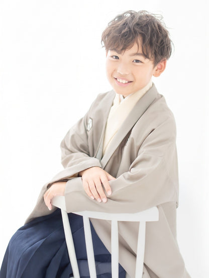 D1005nv　亀甲に矢絣/ベージュ×紺　【小学生男の子卒業式袴レンタル】